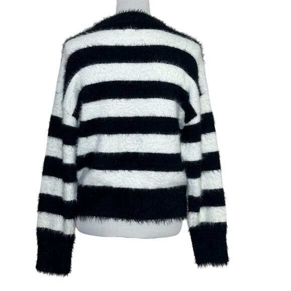 A new day Striped Black and White Fuzzy Sweater Sz M NWT - Picture 3 of 8